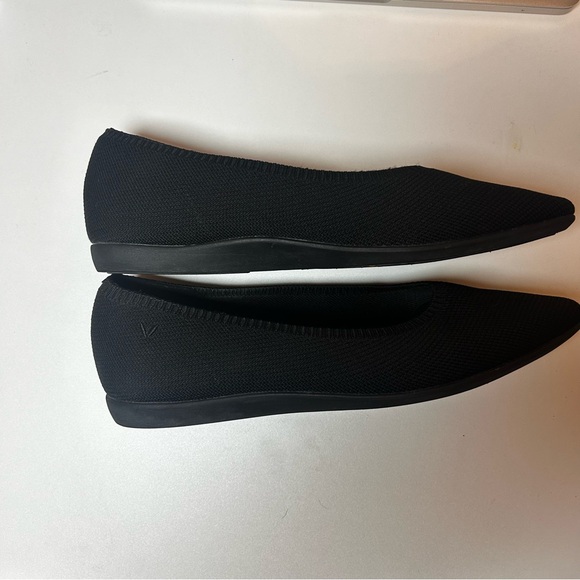 Vivaia Lightweight Pointed-Ballet Flats (Aria Walker) in Black - Picture 5 of 10